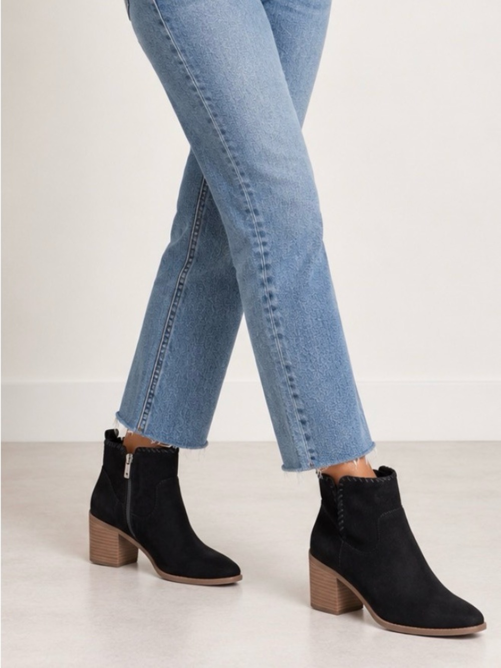 TOMS Delilah Black Suede Ankle Booties 9 Western Chic Fall Casual Date night